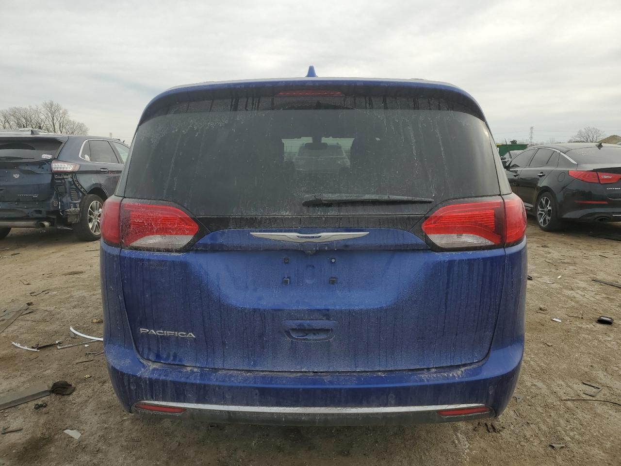 2018 Chrysler Pacifica - Image 6