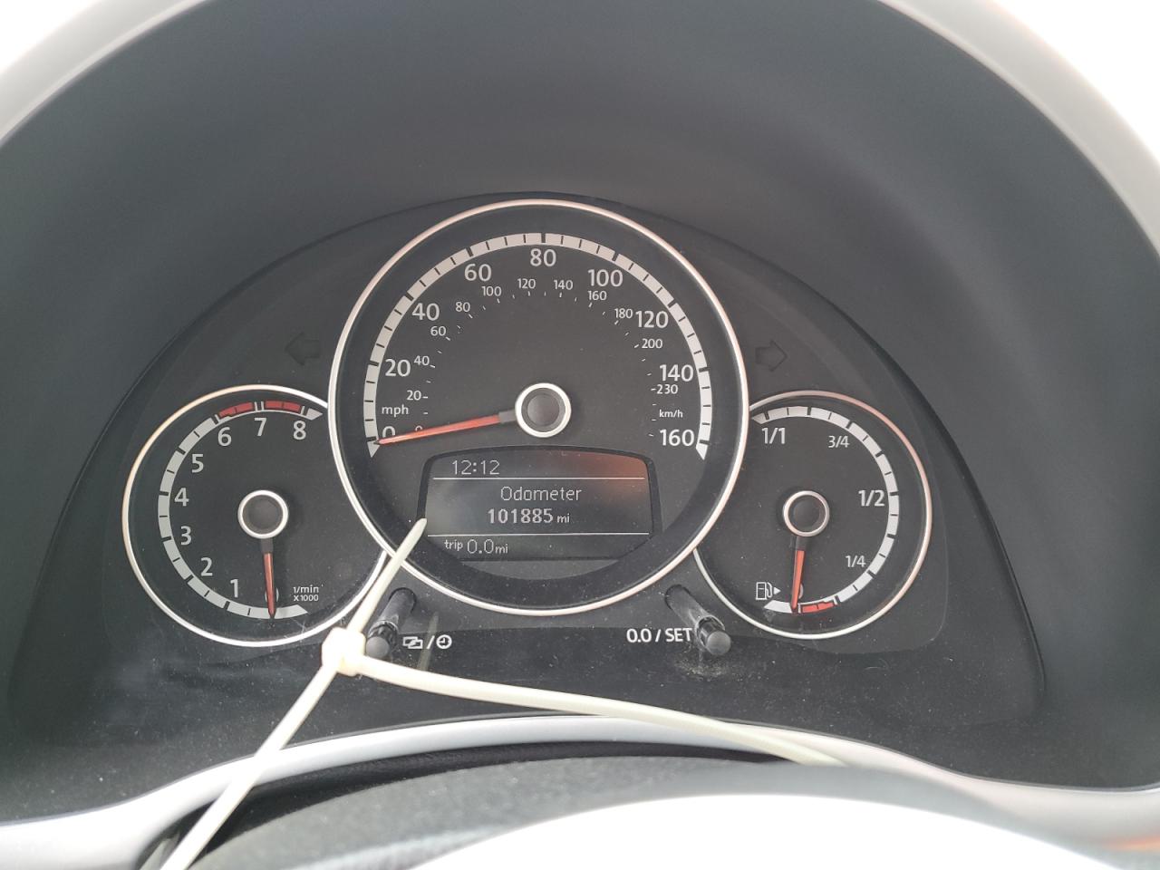 2014 Volkswagen Beetle - Image 9