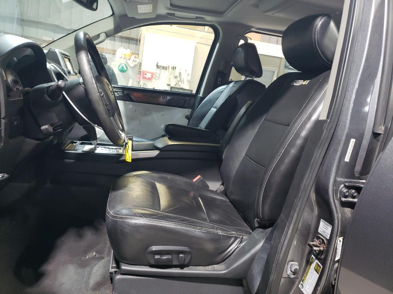 2014 Nissan Titan - Image 7