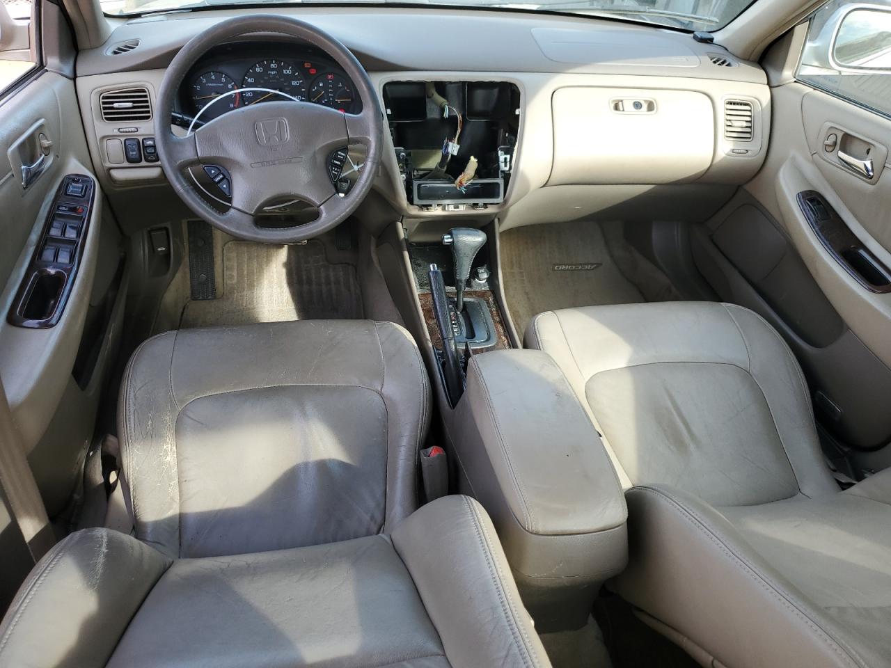 2000 Honda Accord - Image 8