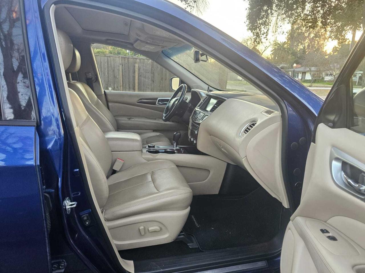 2018 Nissan Pathfinder - Image 5