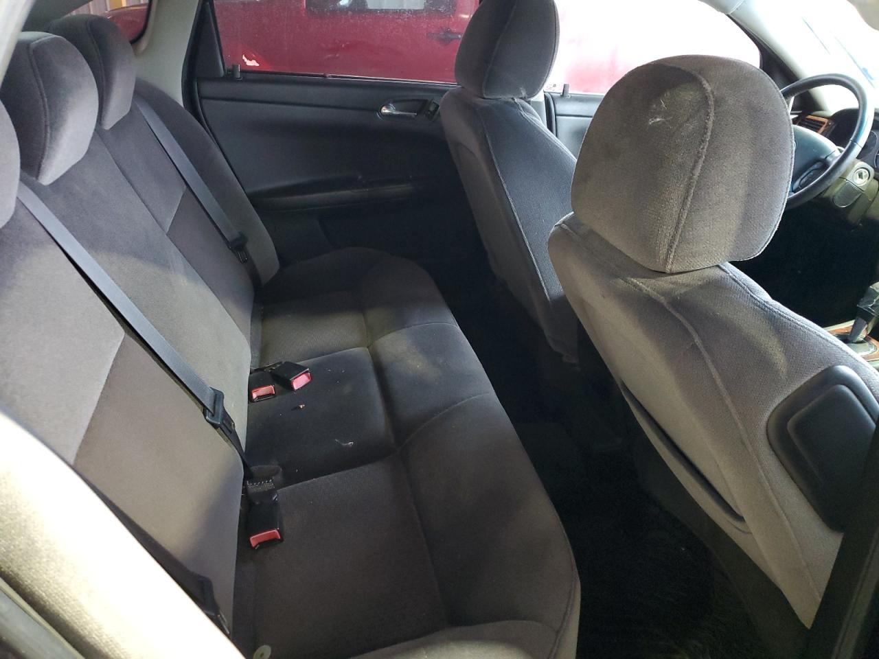 2010 Chevrolet Impala - Image 10