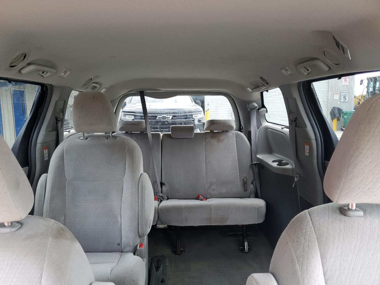 2015 Toyota Sienna - Image 10