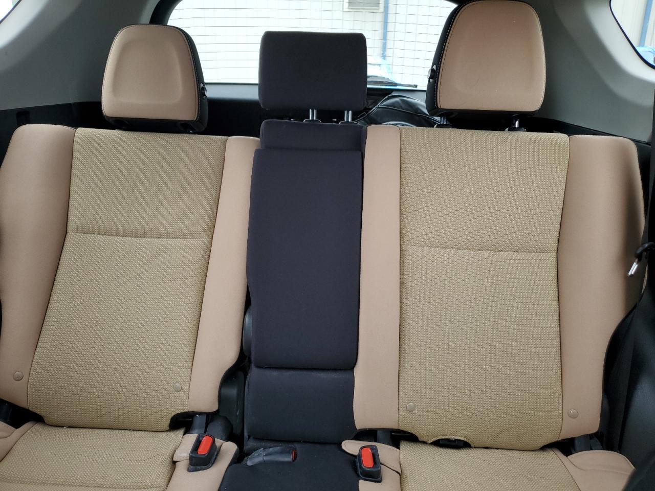 2018 Toyota RAV 4 - Image 10
