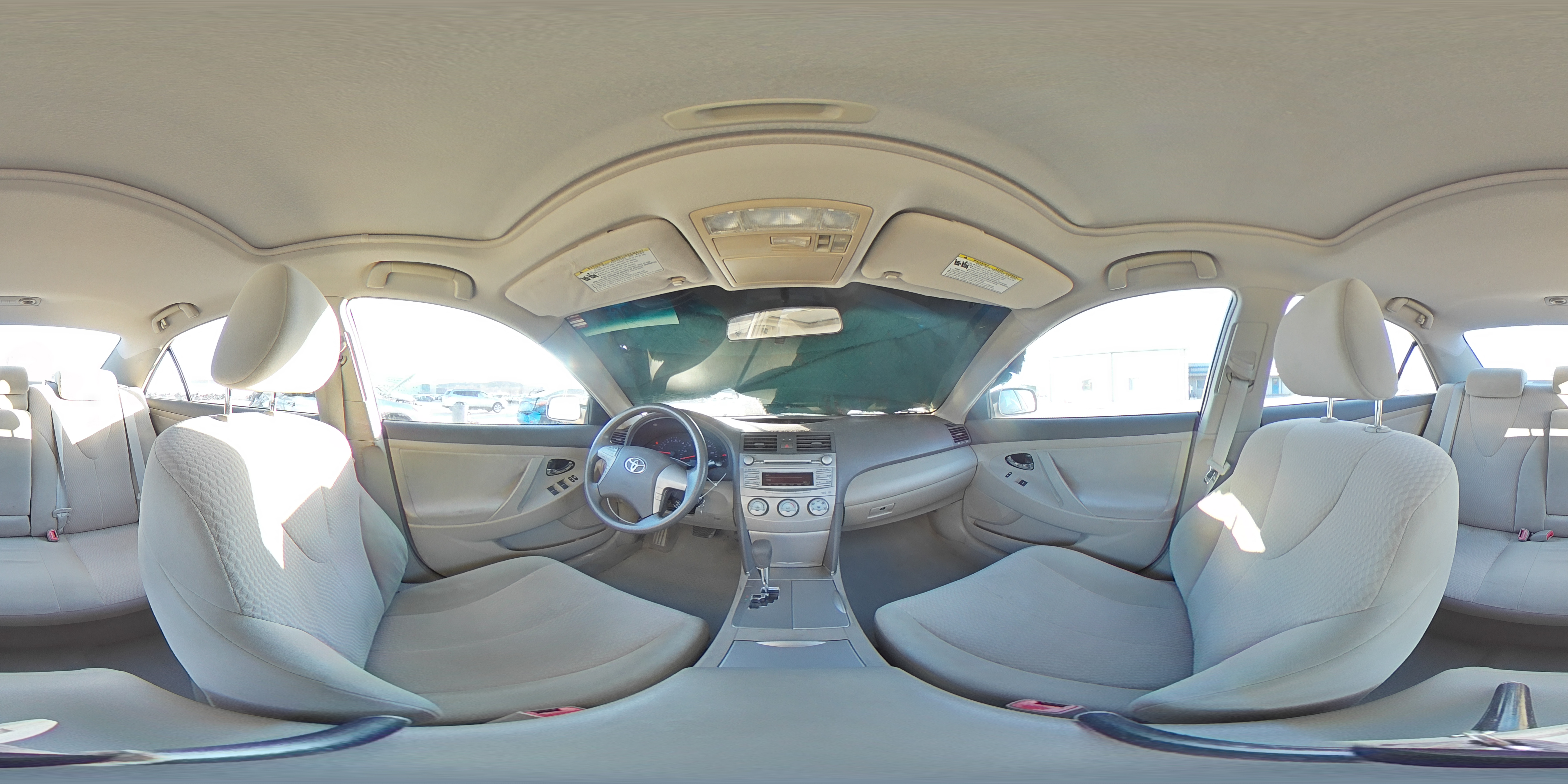 2010 Toyota Camry - Image 12