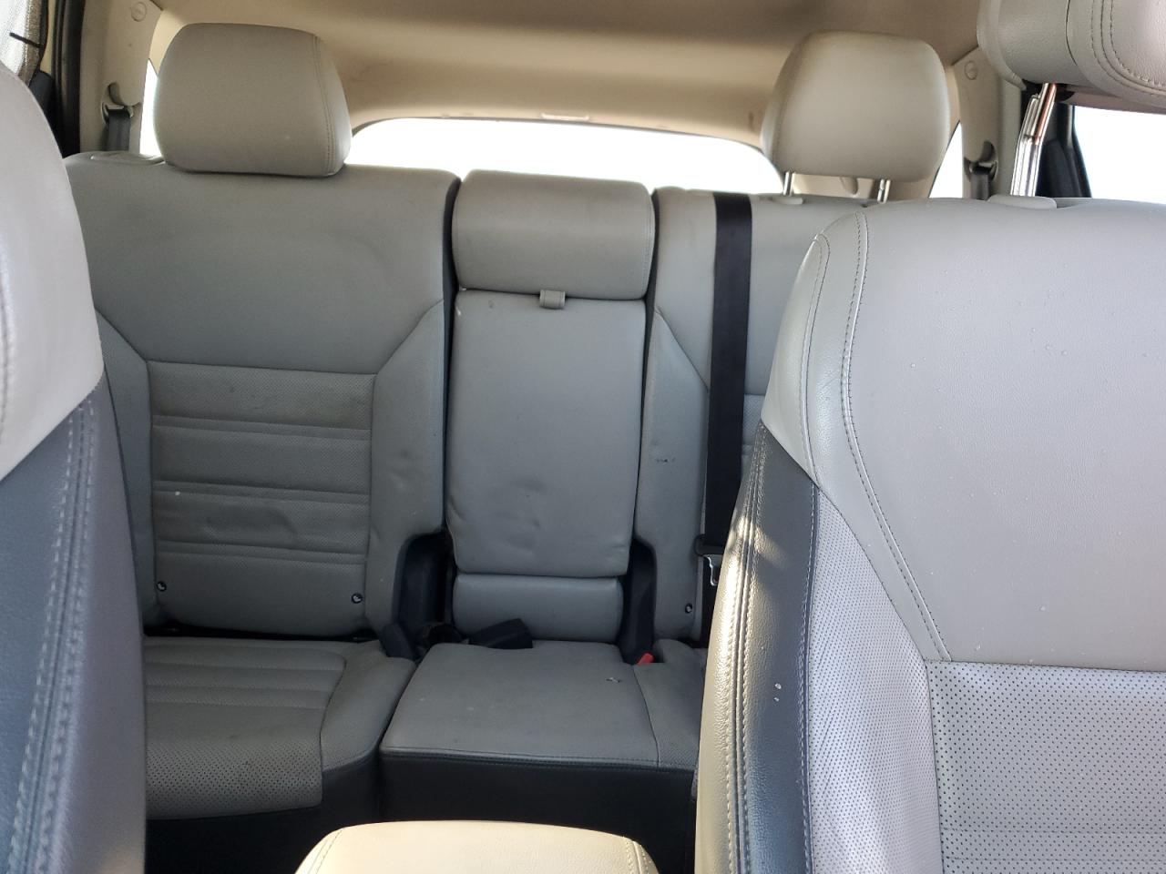 2016 Kia Sorento - Image 10