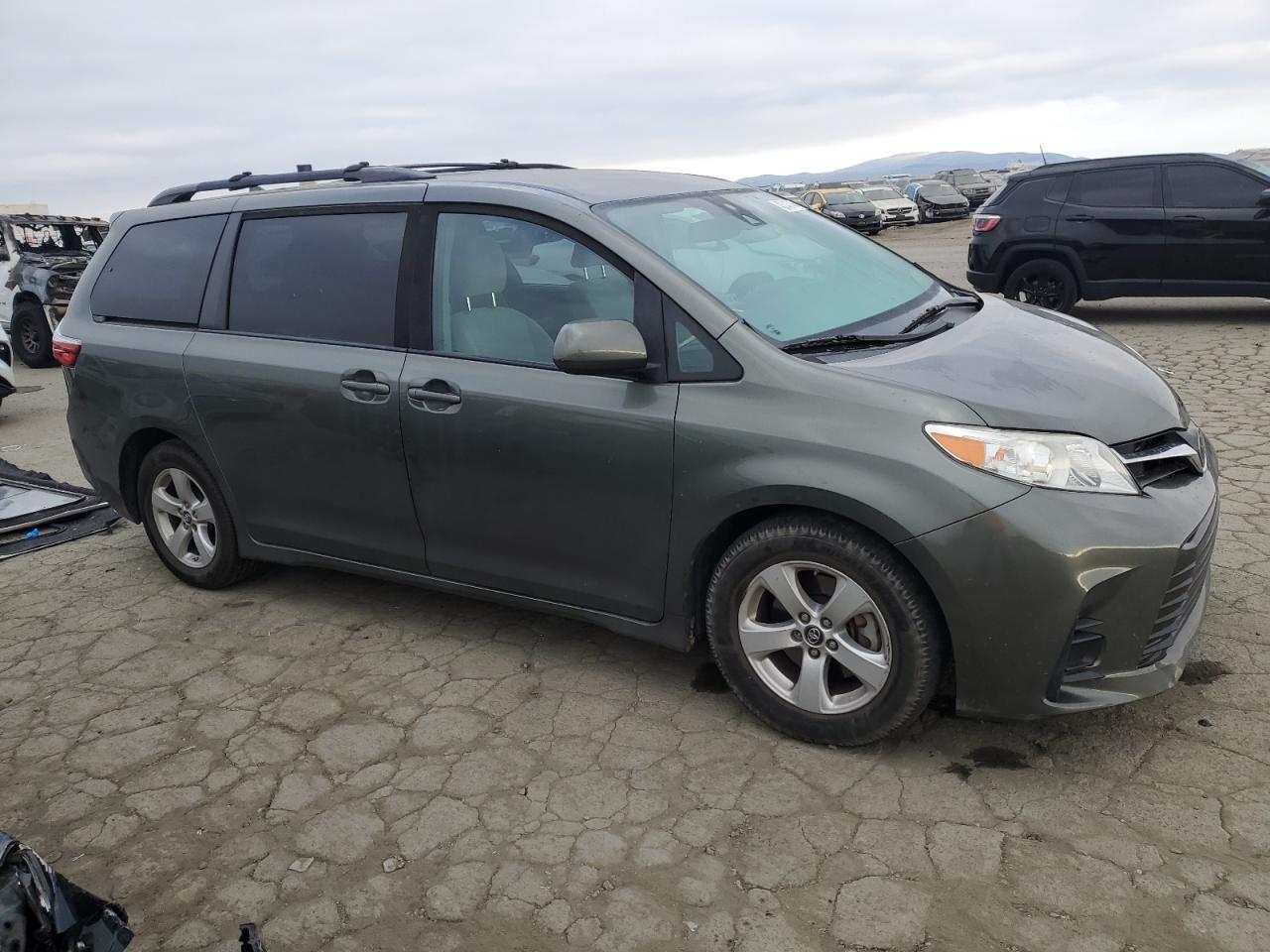 2018 Toyota Sienna - Image 4