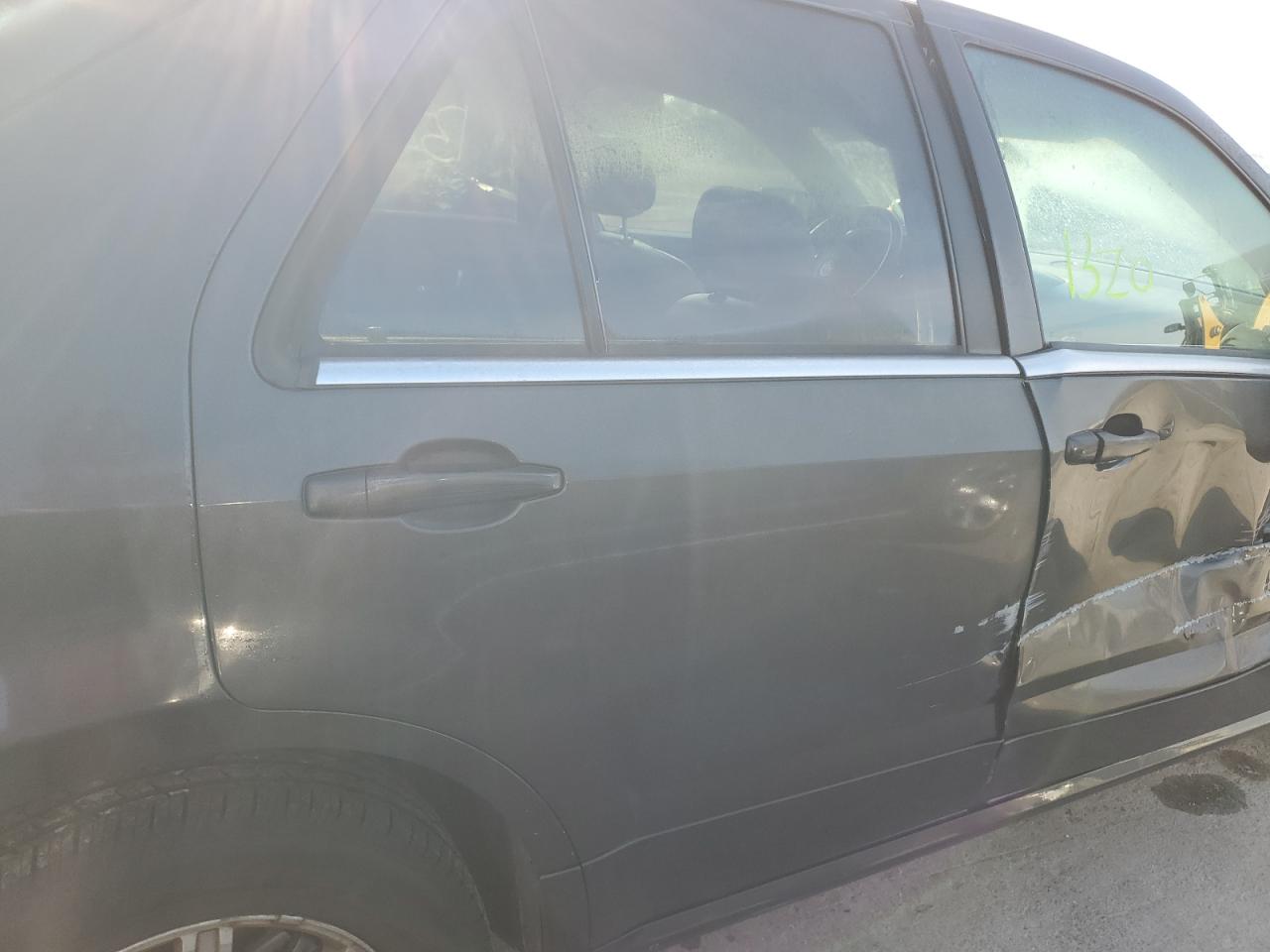 2005 Cadillac SRX - Image 11