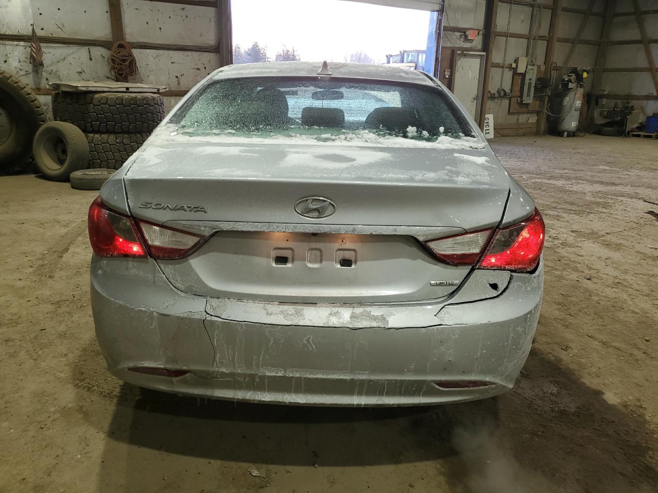 2011 Hyundai Sonata - Image 6