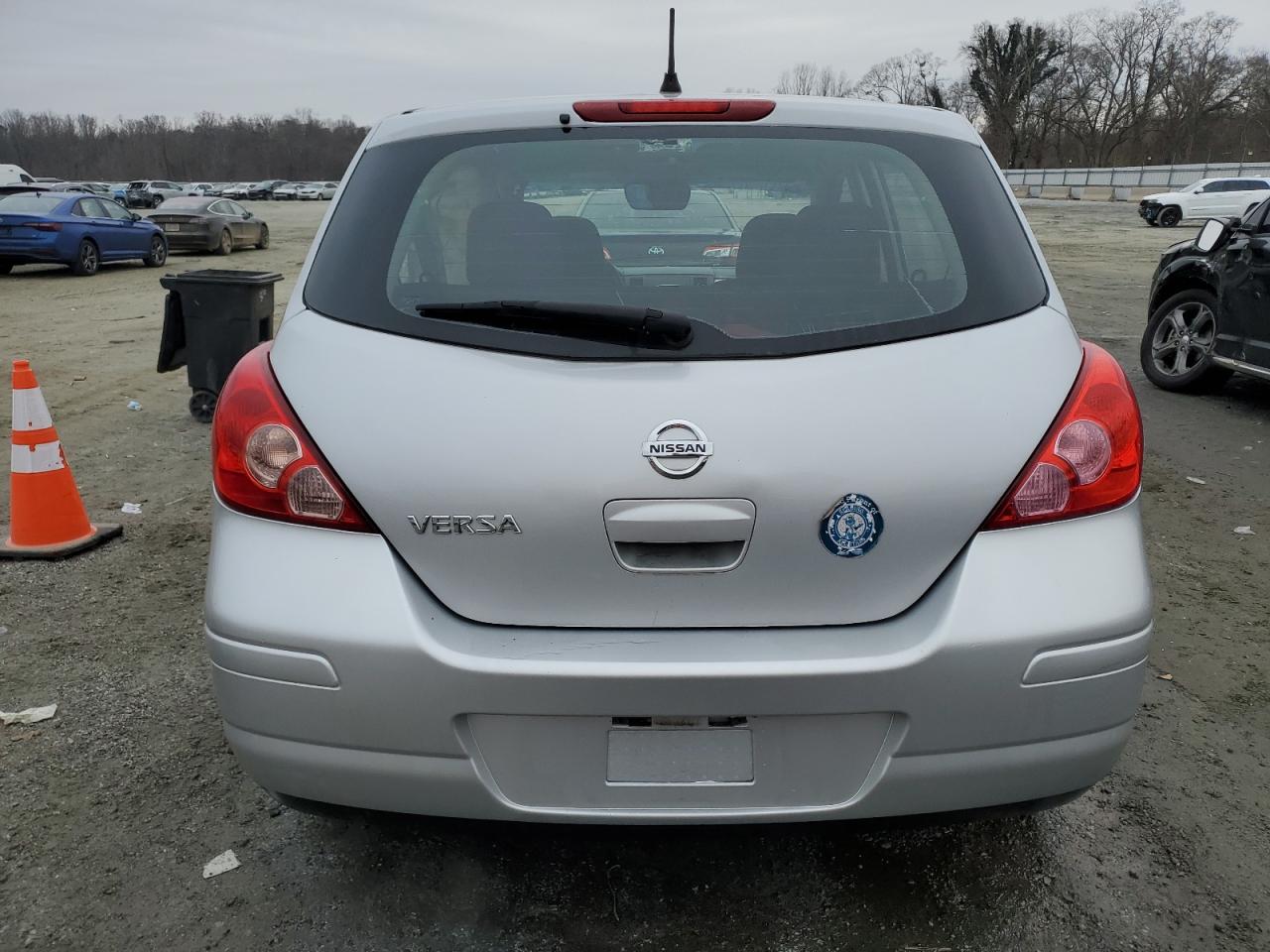 2011 Nissan Versa - Image 6