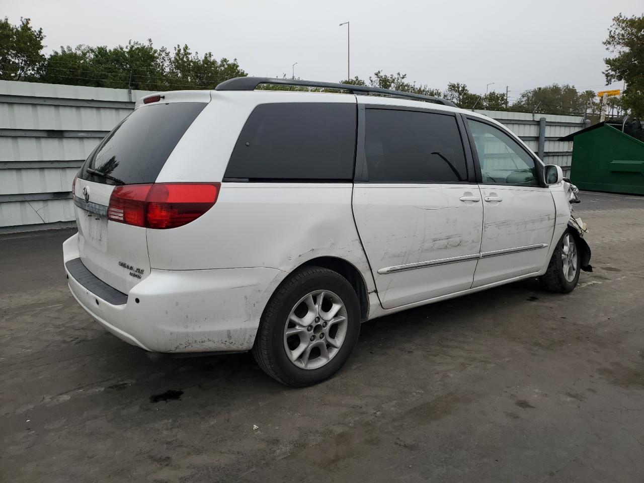 2005 Toyota Sienna - Image 3
