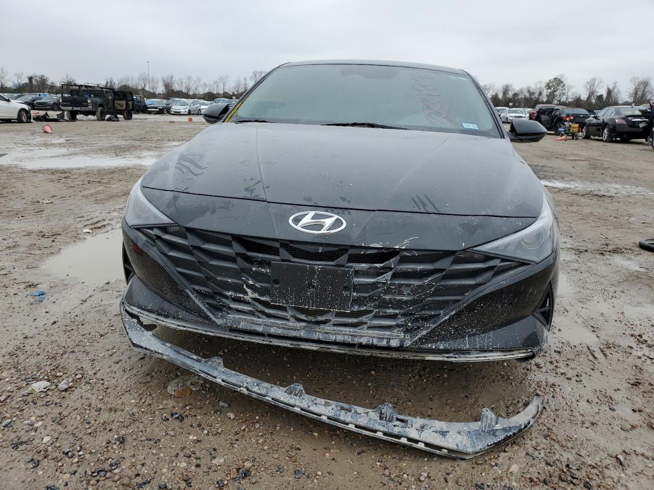 2023 Hyundai Elantra - Image 5
