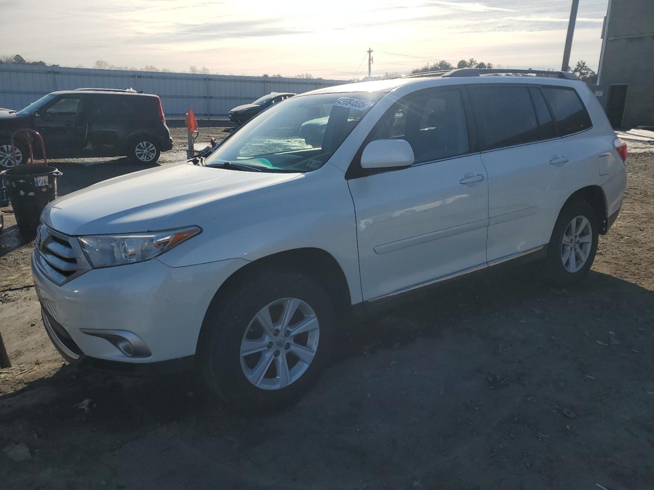2013 Toyota Highlander - Image 1