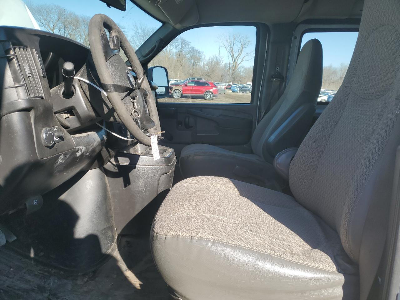 2009 Chevrolet Express - Image 7