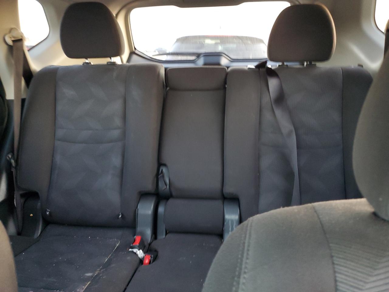 2016 Nissan Rogue - Image 10