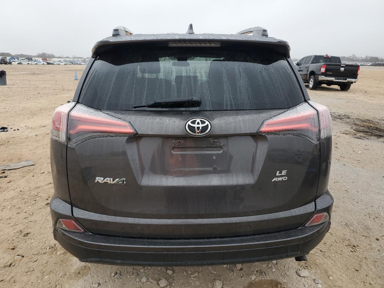 2018 Toyota RAV 4 - Image 6