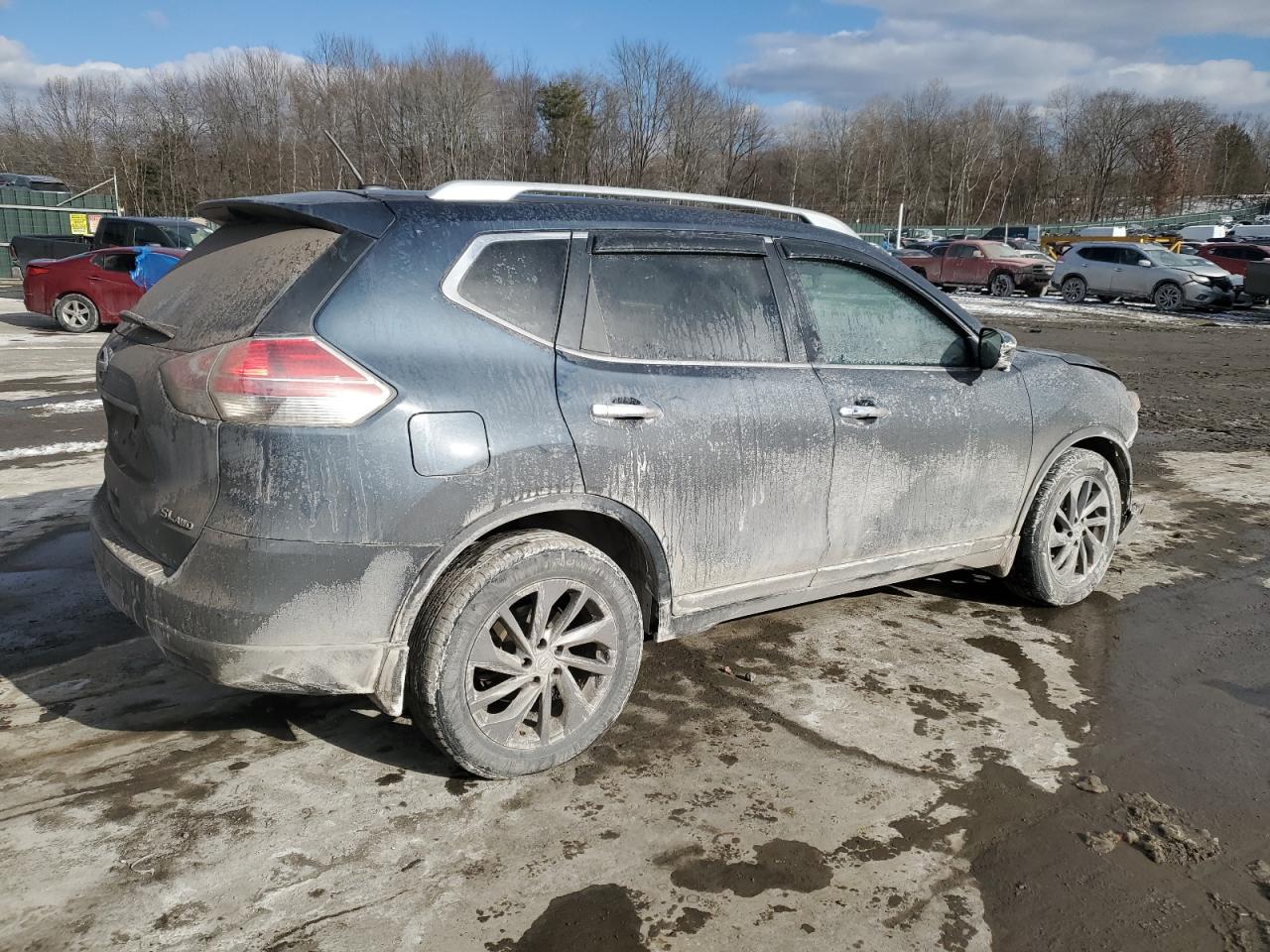 2016 Nissan Rogue - Image 3