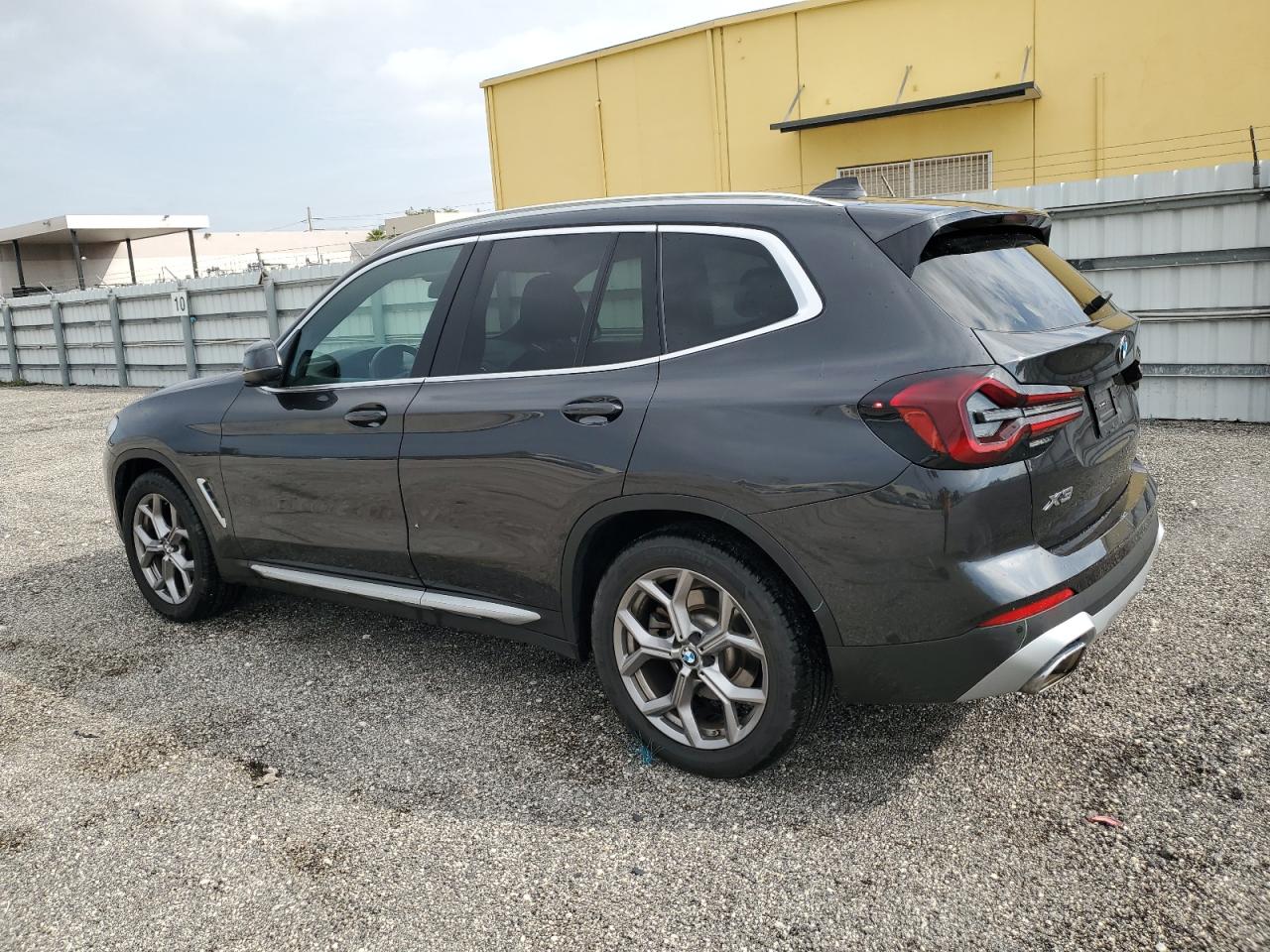2024 BMW X3 - Image 2