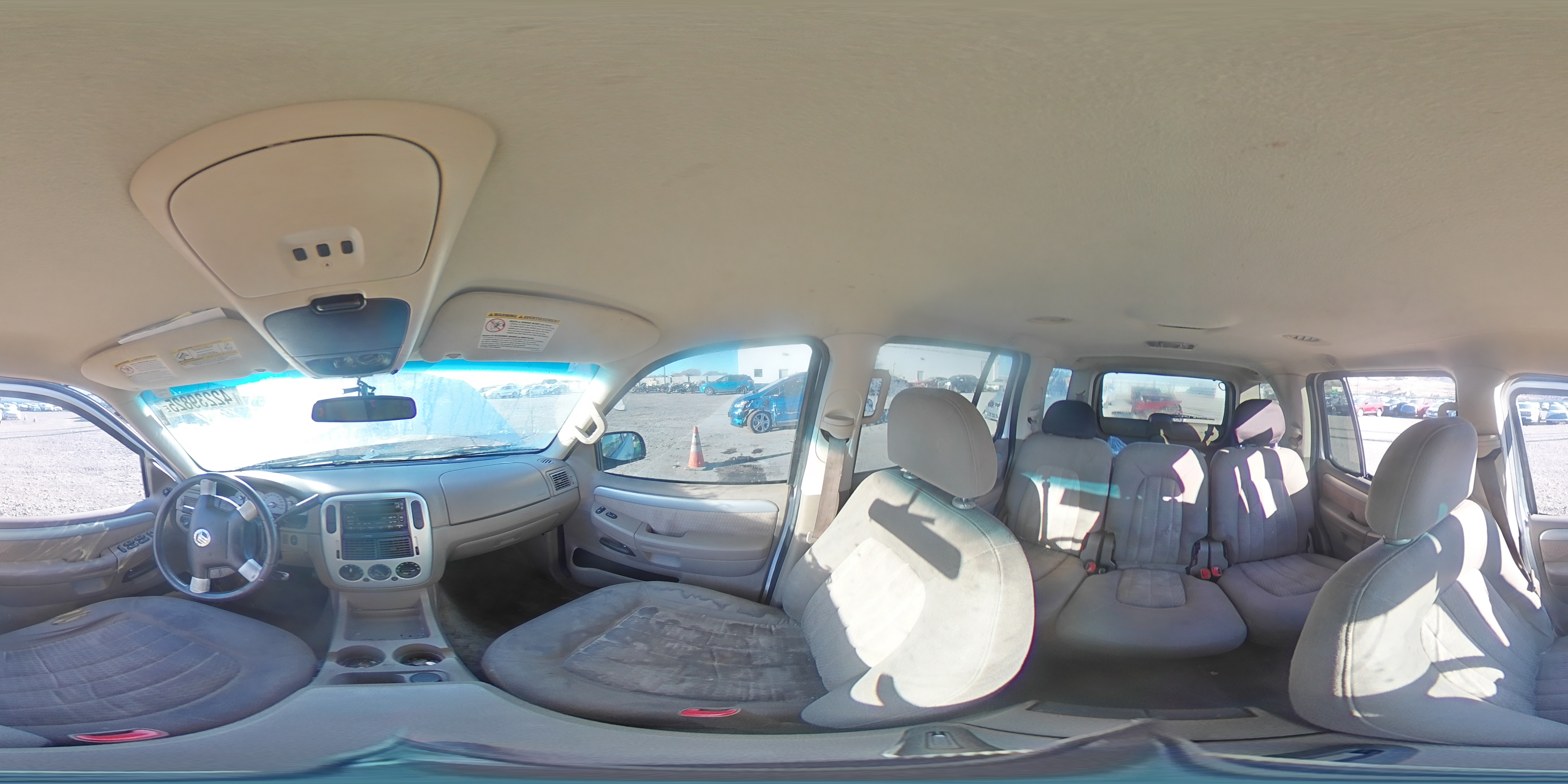 2002 Mercury Mountaineer - Image 13