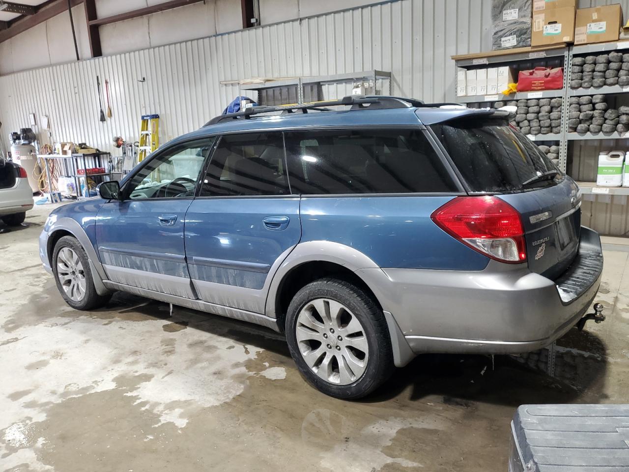 2009 Subaru Outback - Image 2
