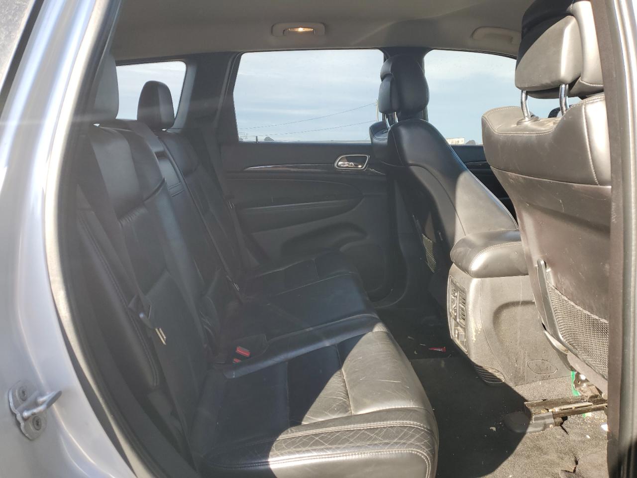 2011 Jeep Grand Cherokee - Image 11