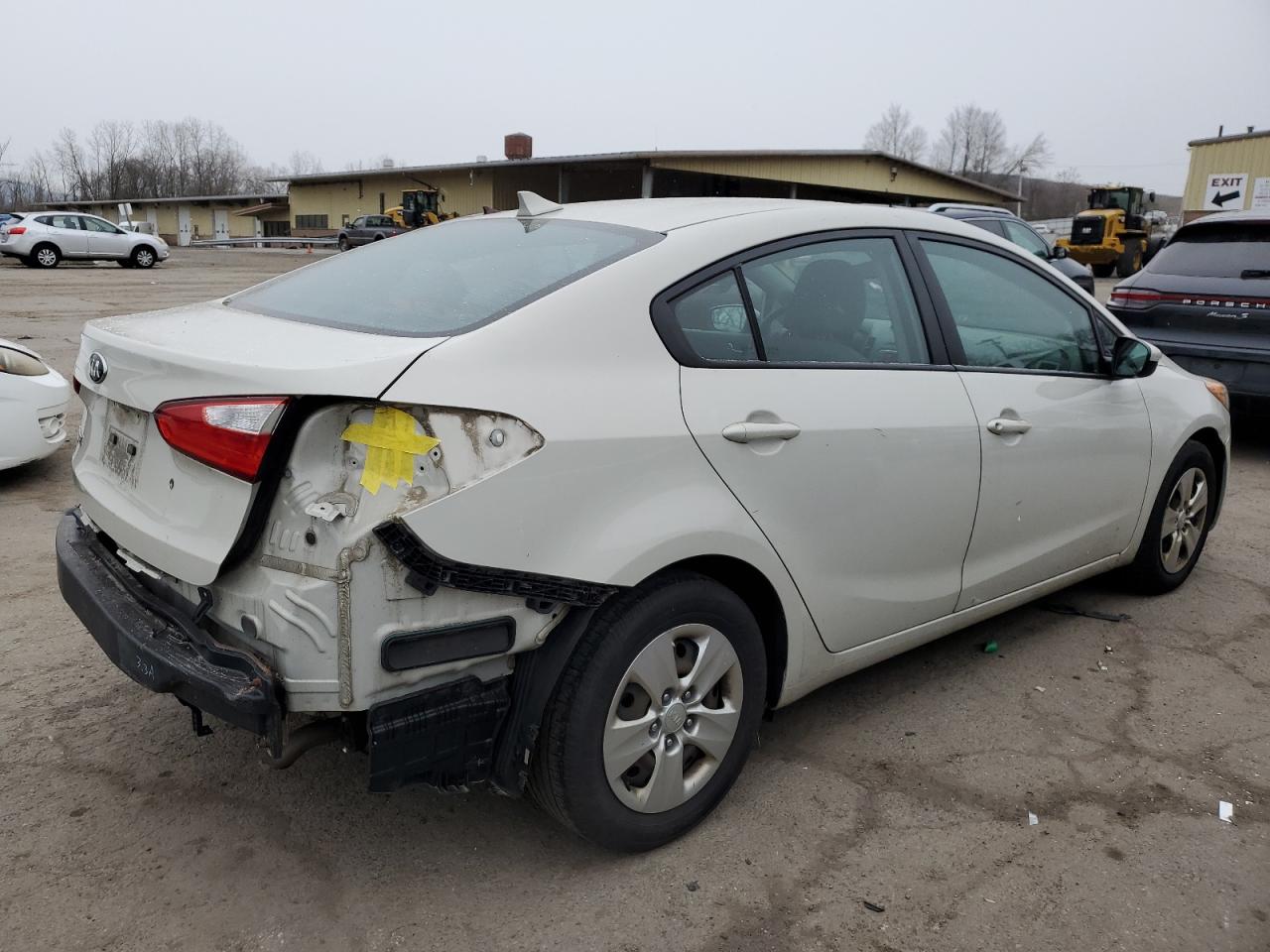 VIN KNAFK4A65F5422546 2015 KIA FORTE no.3