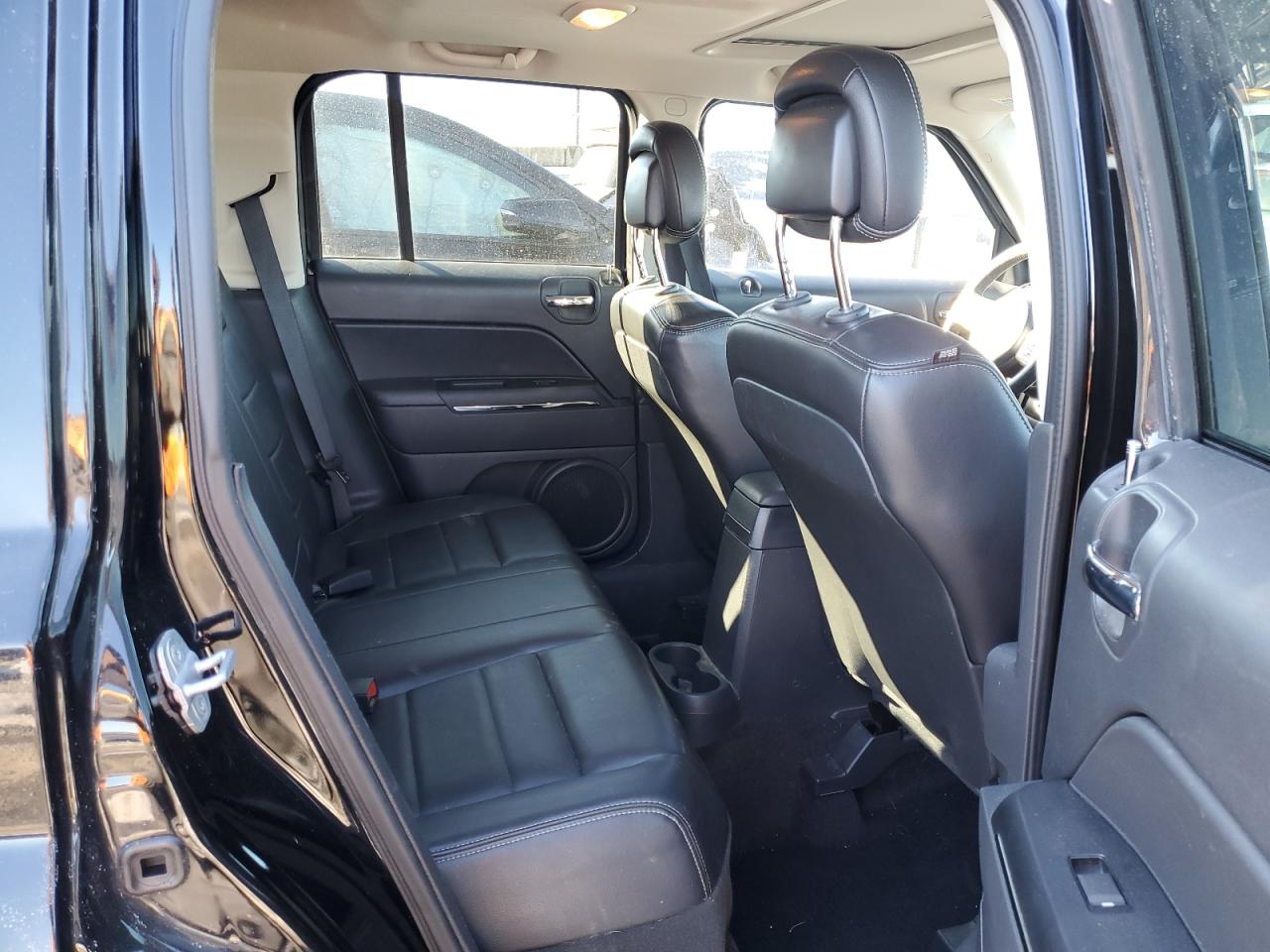 2014 Jeep Liberty (Patriot) - Image 11