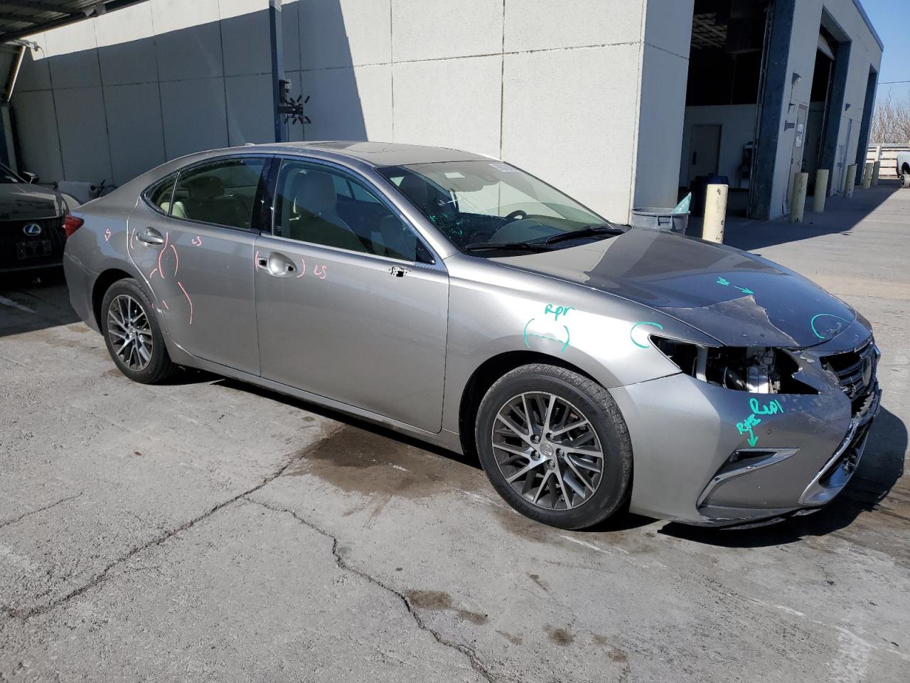 2016 Lexus ES - Image 4