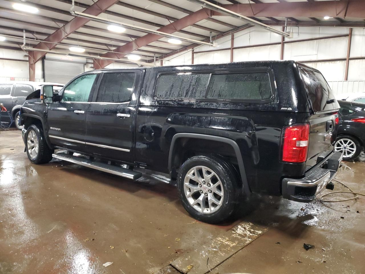 2015 GMC Sierra - Image 2