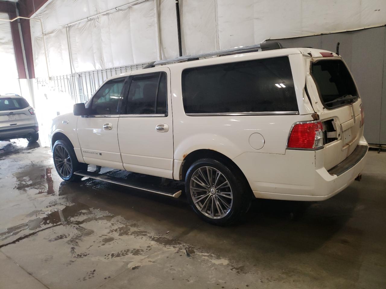 2013 Lincoln Navigator - Image 2