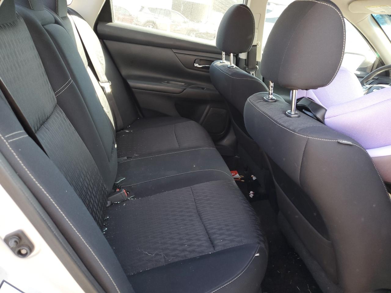 2018 Nissan Altima - Image 10