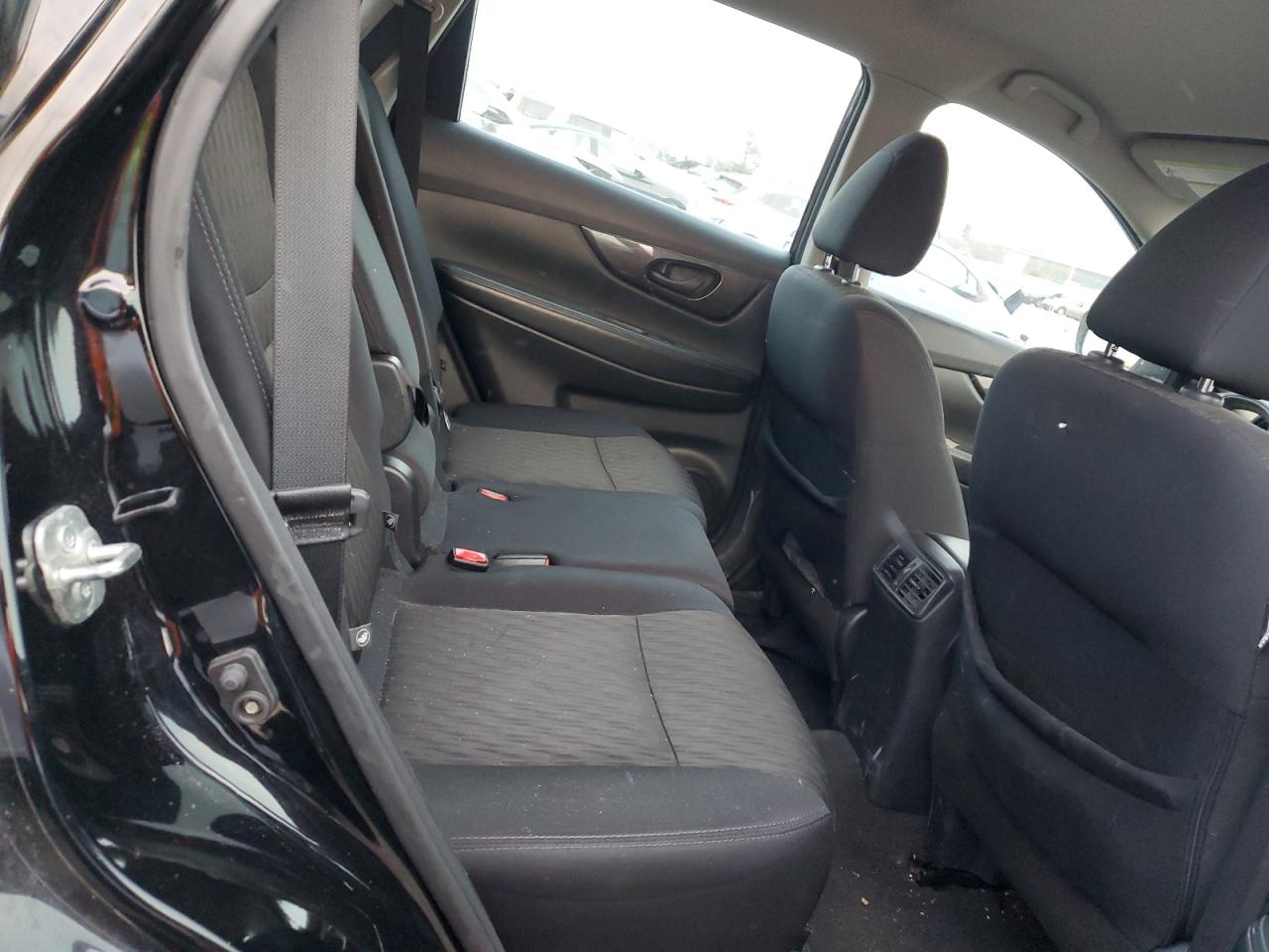 2019 Nissan Rogue - Image 11