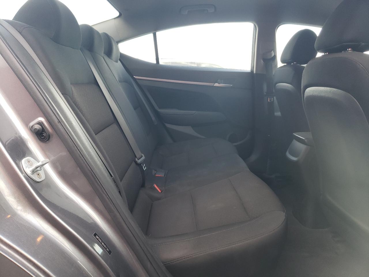 2019 Hyundai Elantra - Image 10