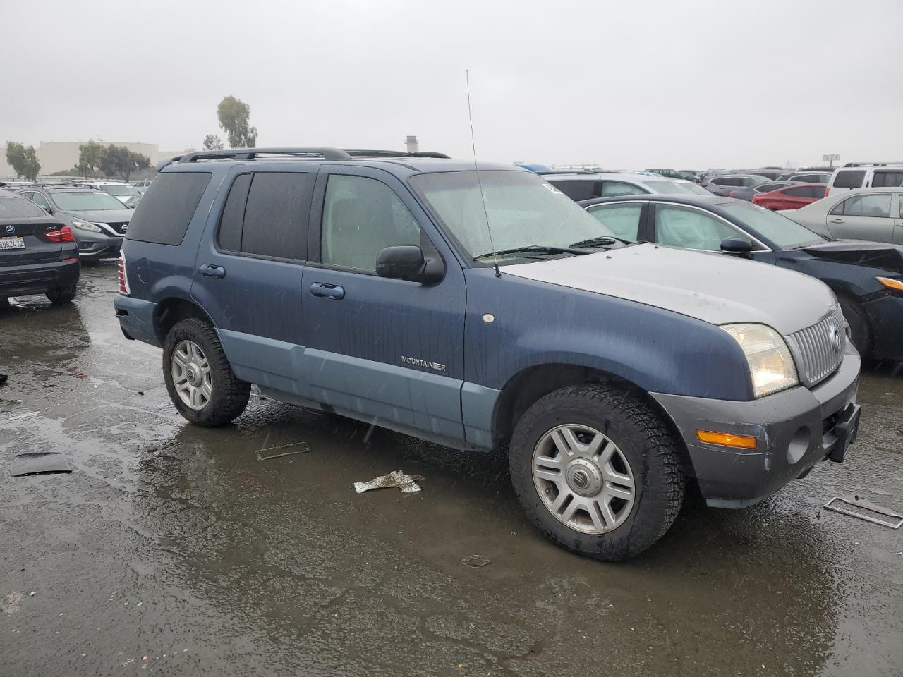 2002 Mercury Mountaineer - Image 4