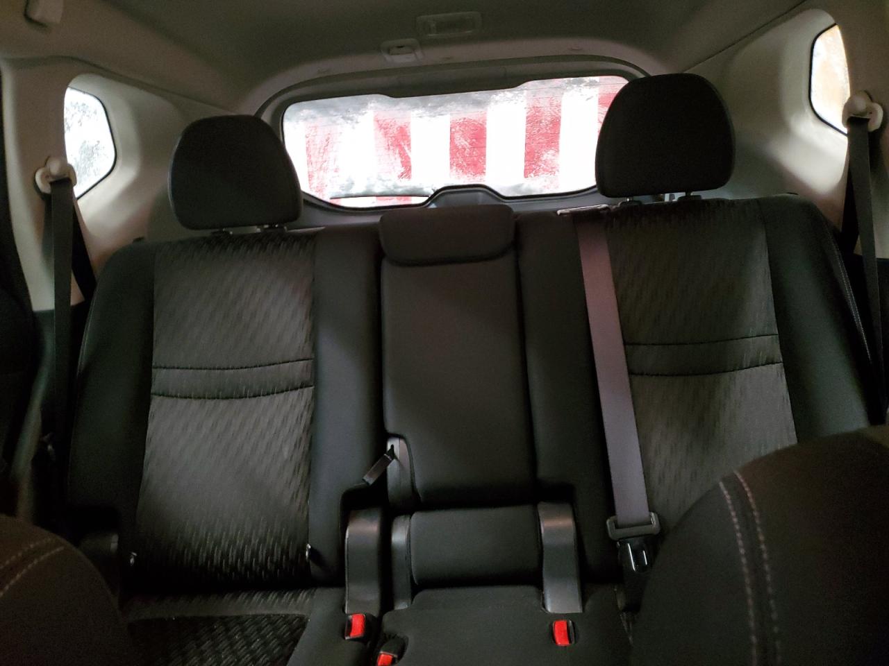 2017 Nissan Rogue - Image 11