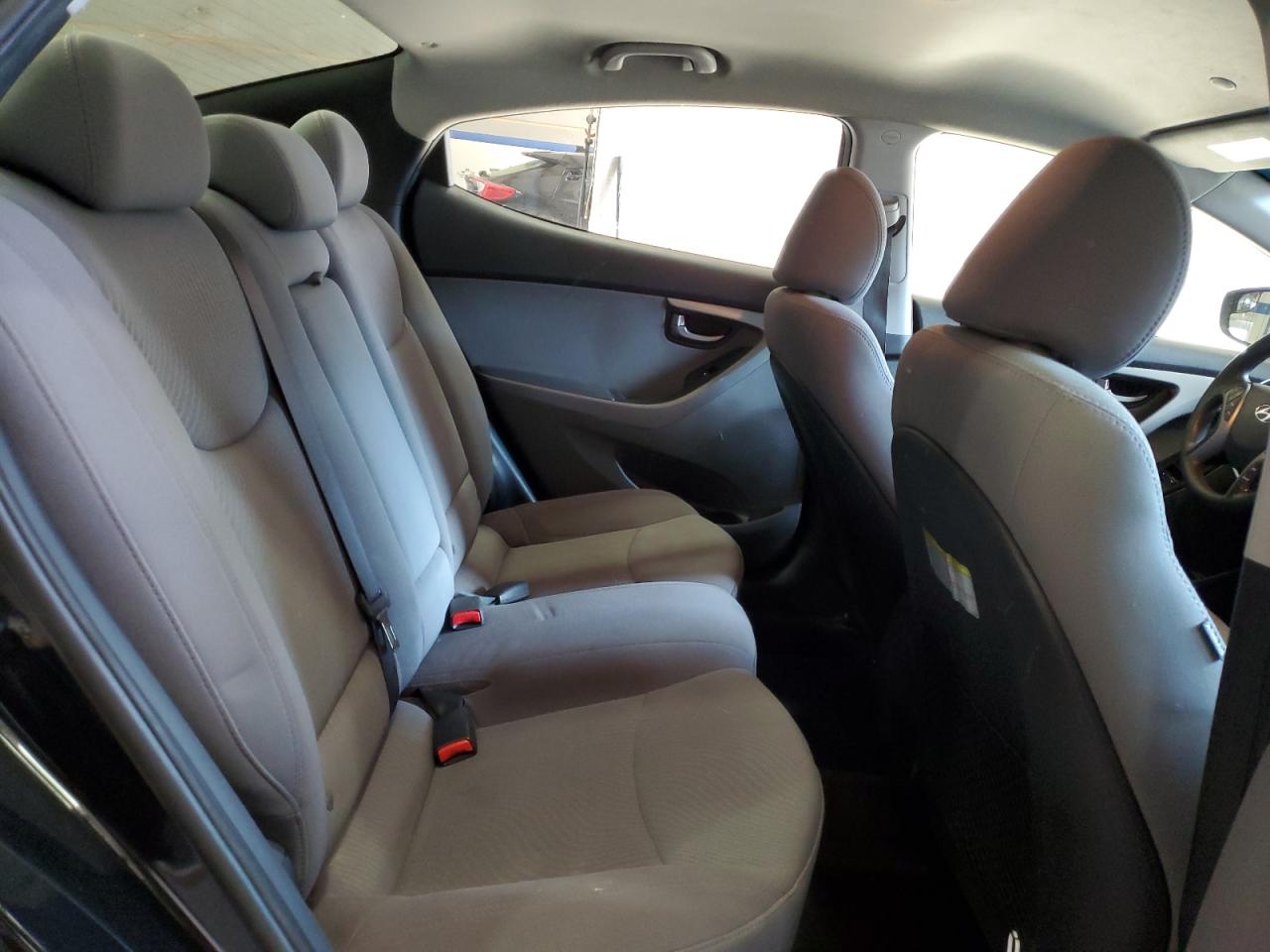 2014 Hyundai Elantra - Image 10