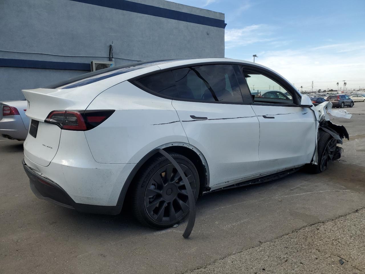 VIN 7SAYGDEE8PA026562 2023 TESLA MODEL Y no.3