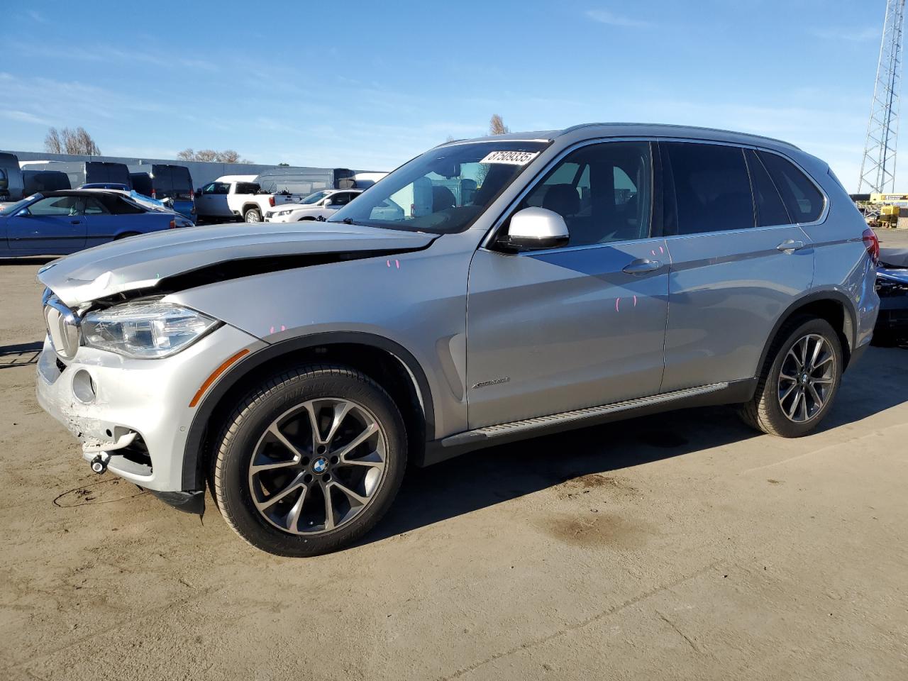 VIN 5UXKR0C36H0V81633 2017 BMW X5 no.1