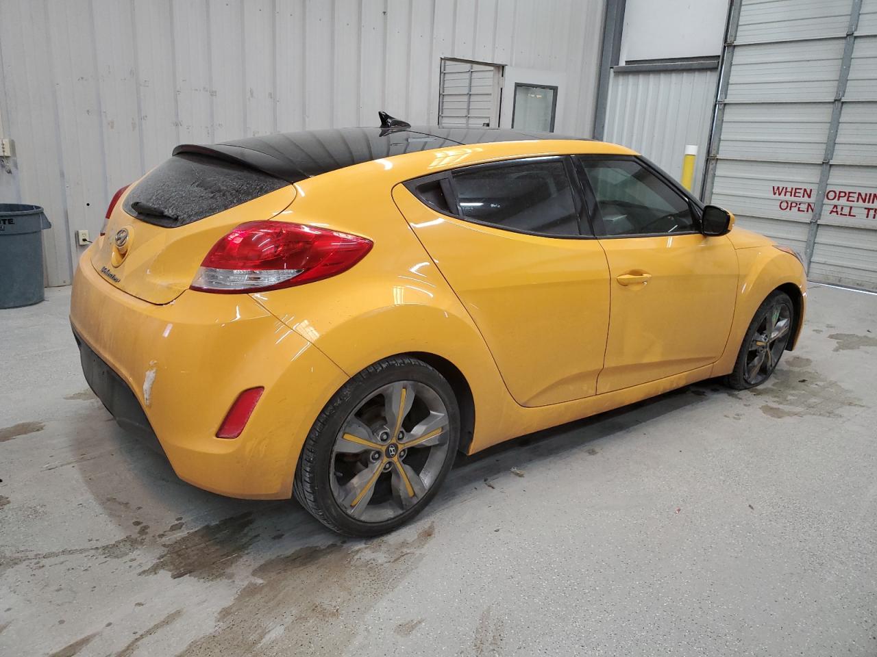2016 Hyundai Veloster - Image 3