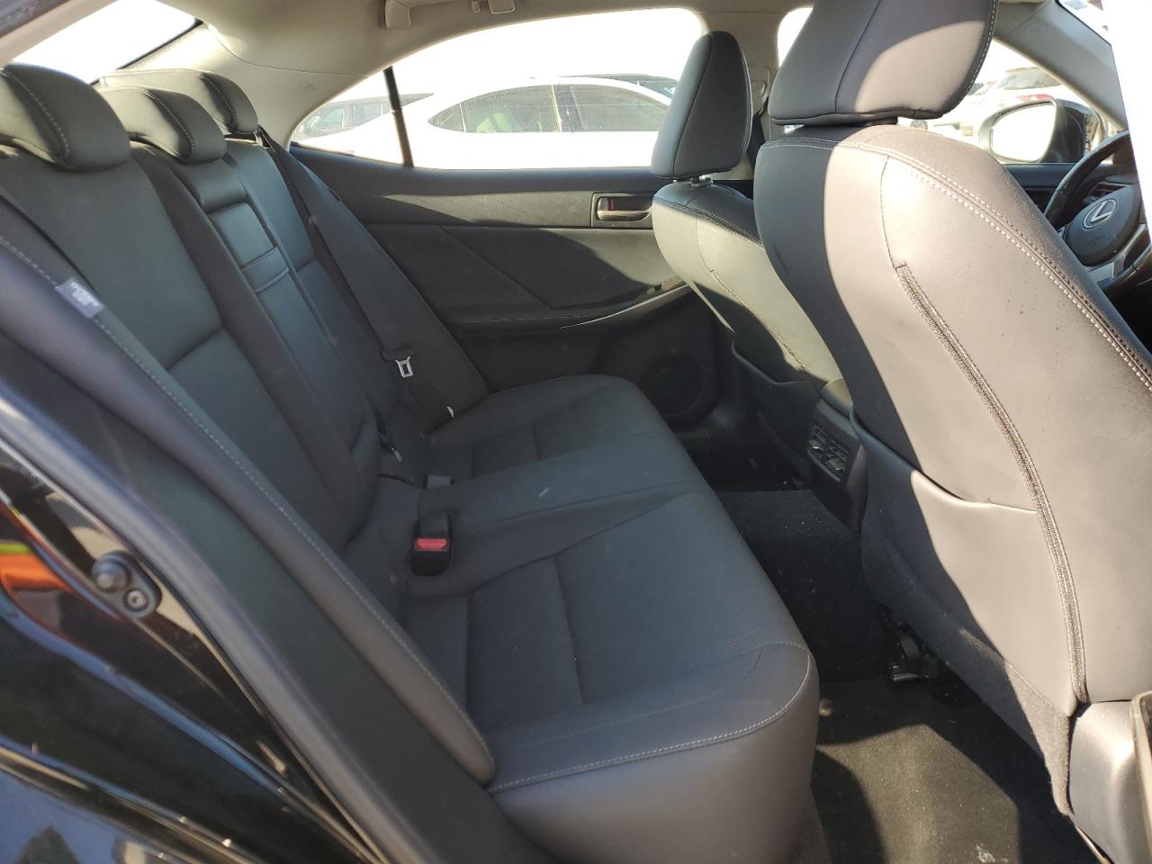 2020 Lexus IS - Image 10