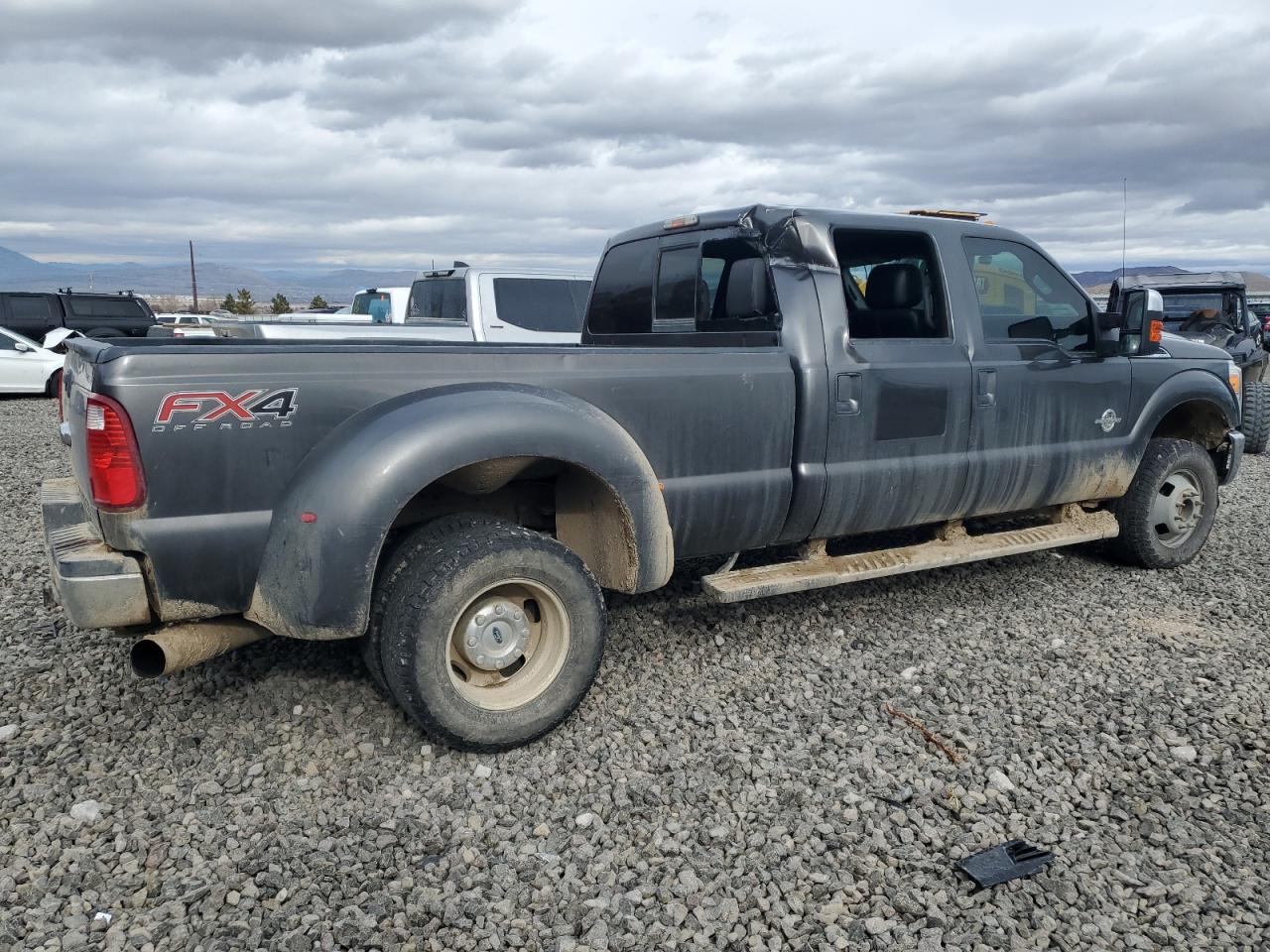 2016 Ford F350 - Image 3