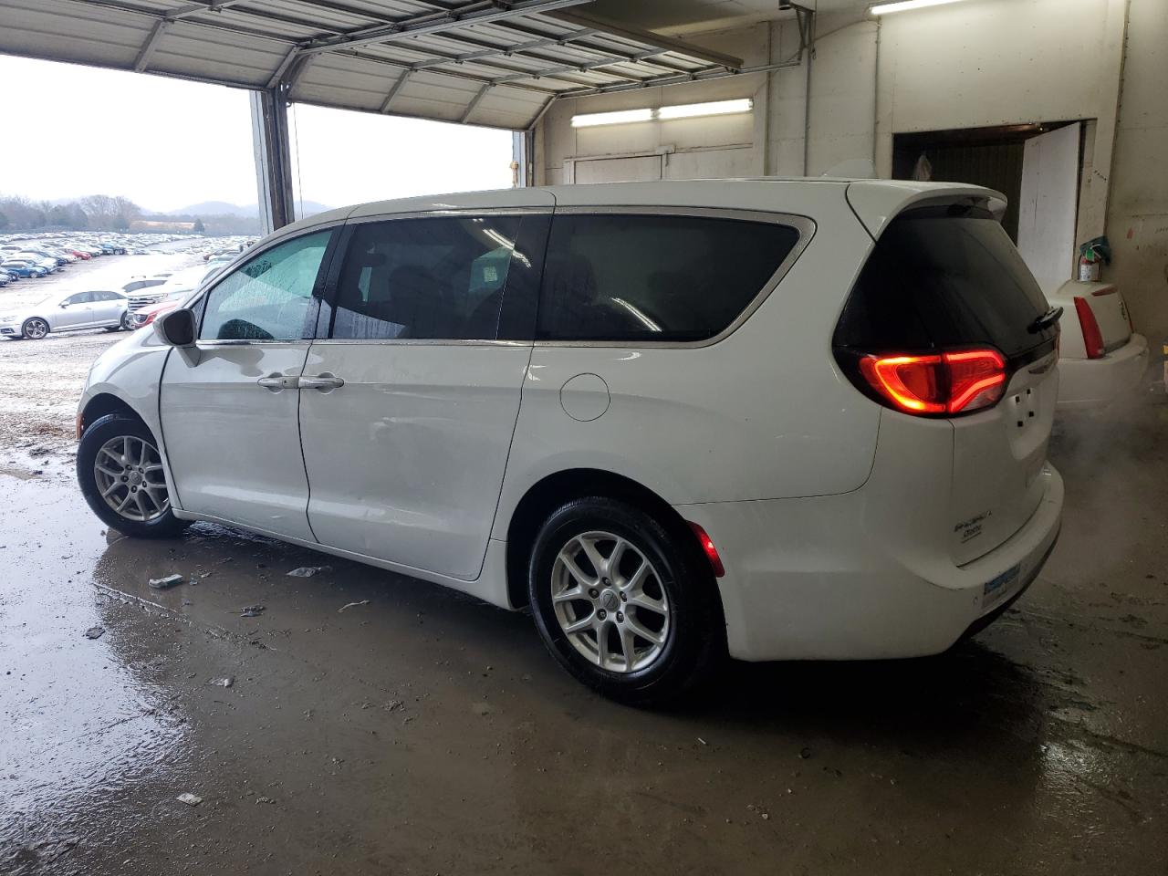 2020 Chrysler Pacifica - Image 2