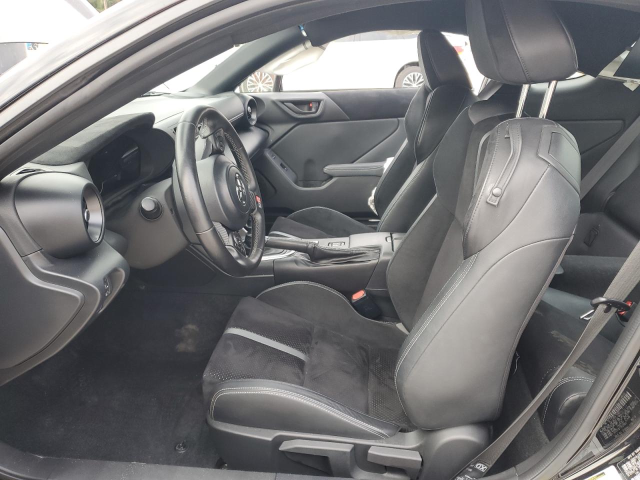 2022 Toyota GR 86 - Image 7