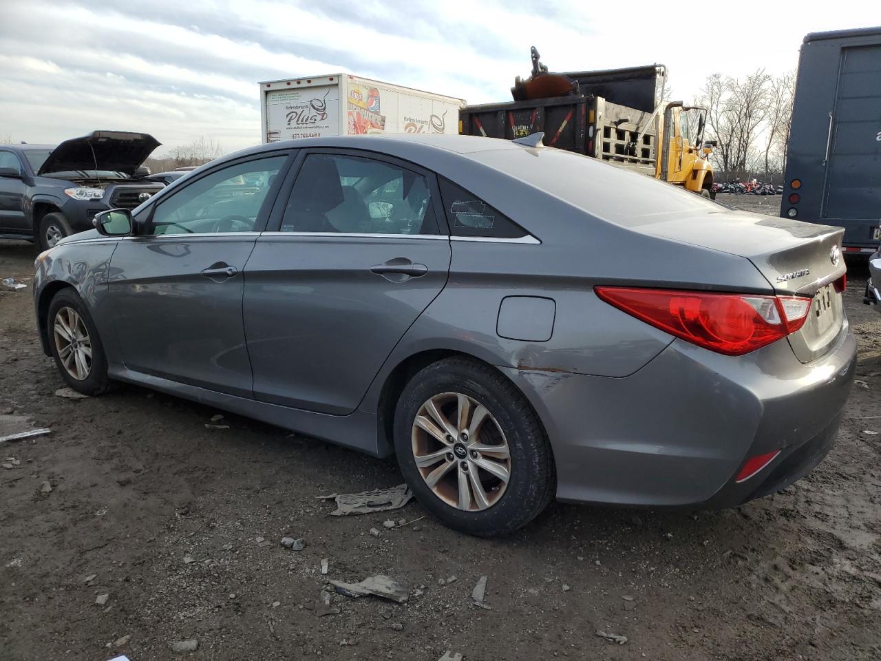2014 Hyundai Sonata - Image 2