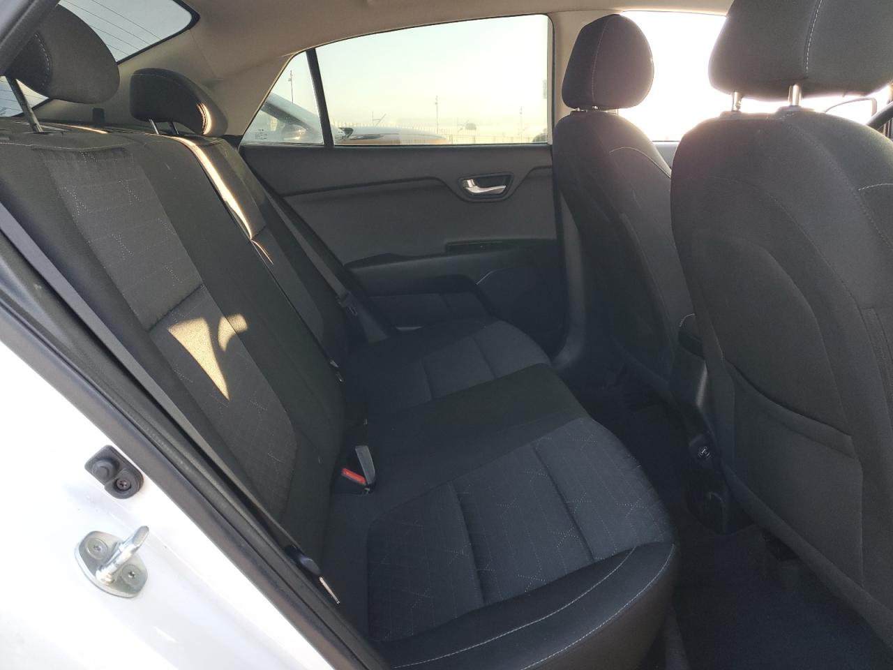 2021 Kia Rio - Image 11