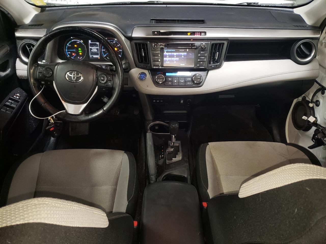 2017 Toyota RAV 4 - Image 8
