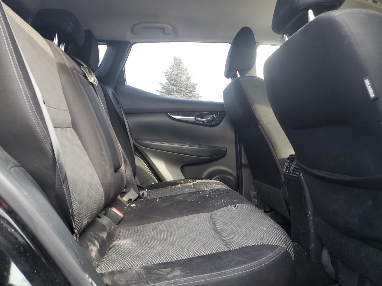 2017 Nissan Rogue - Image 10
