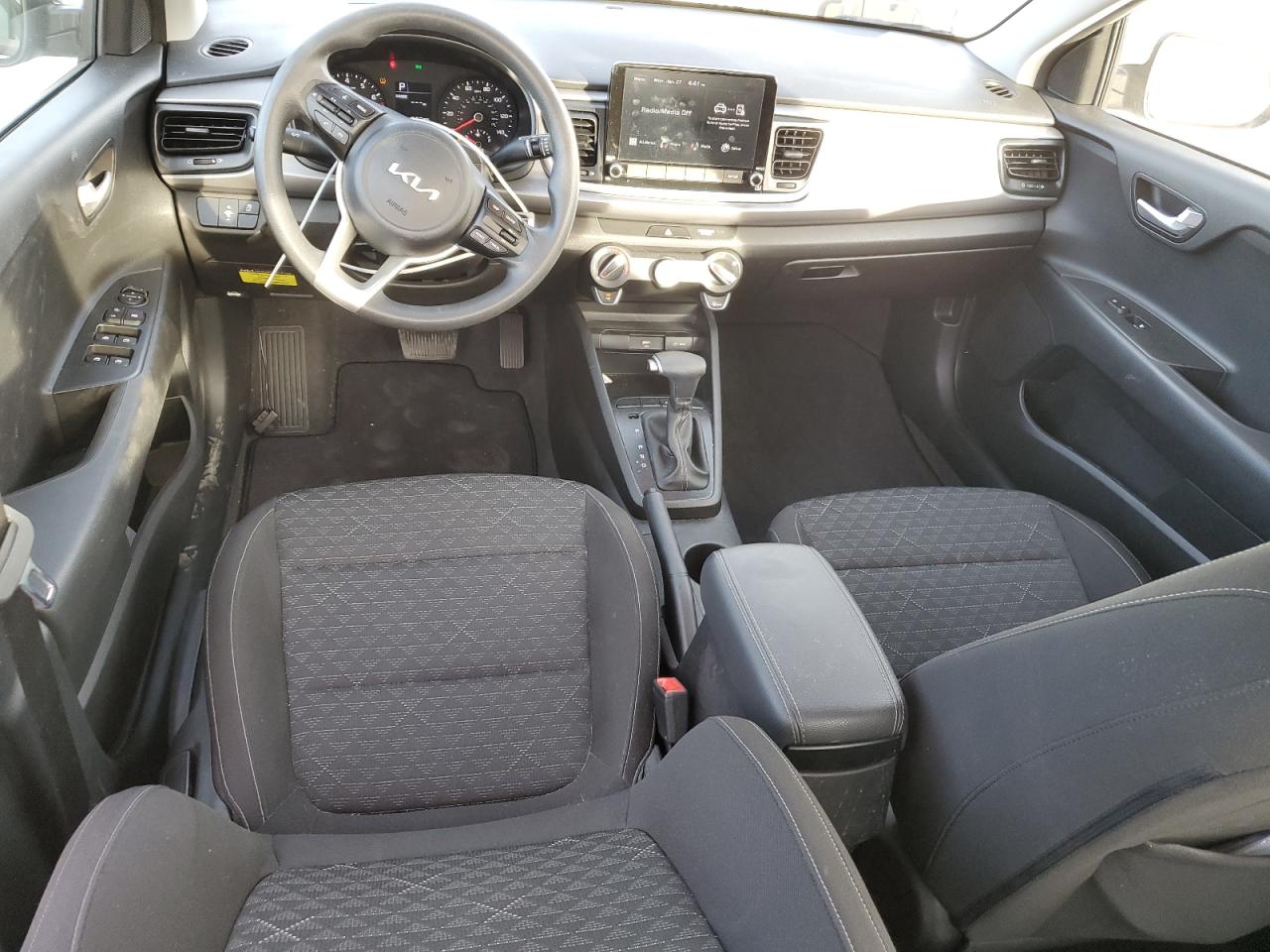 2023 Kia Rio - Image 8