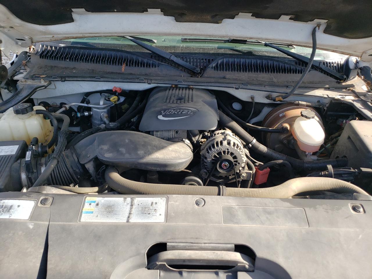 2005 Chevrolet Silverado - Image 12