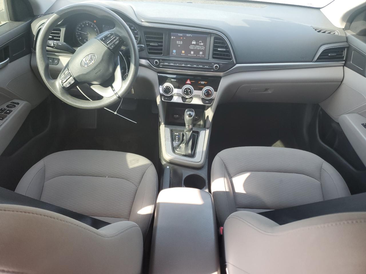 2019 Hyundai Elantra - Image 8